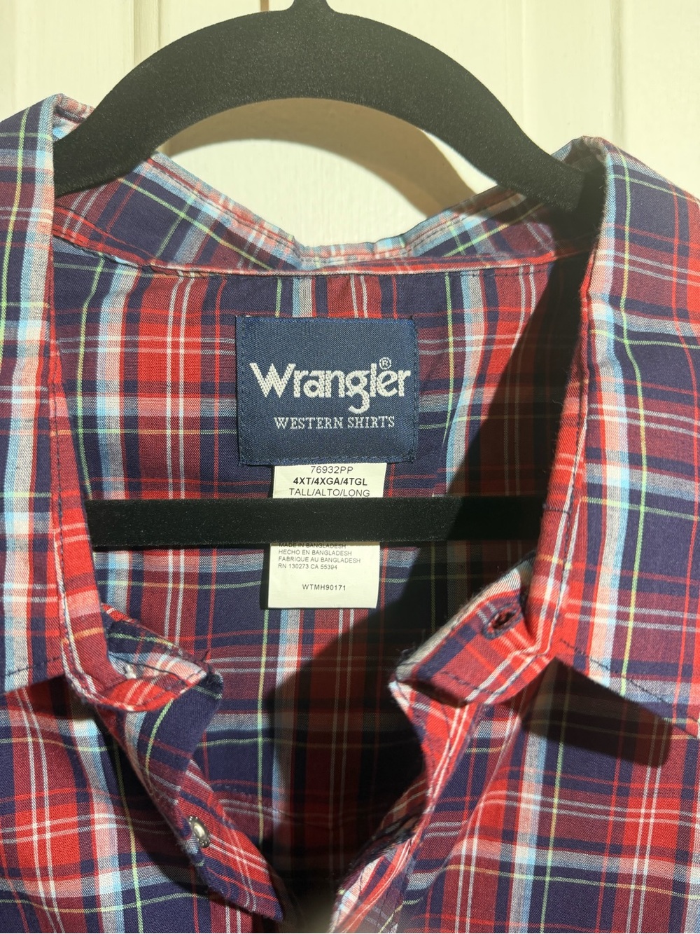 Wrangler Red and Blue Plaid Short-Sleeve Button-Down Shirt - Picture 2 of 3
